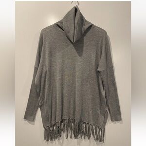 Lumiere Womens Size Small‎ Gray Turtleneck Sweater Fringe Hem (152)